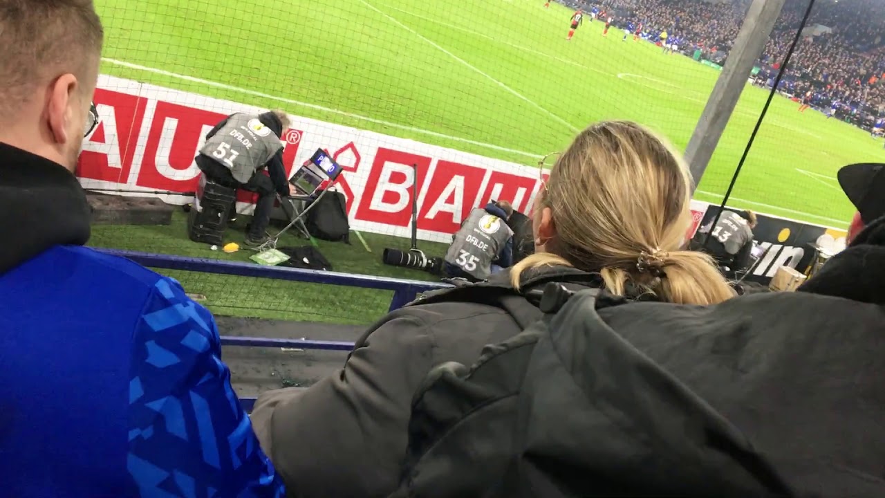 Stimmung aus der Nordkurve l Schalke Vs Hertha DFB Pokal