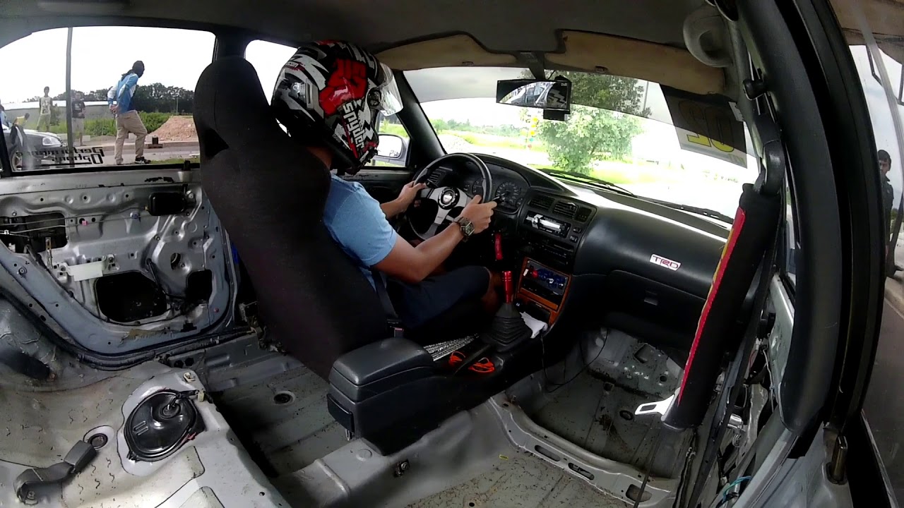 Honda Civic SIR vs Toyota Corolla AE101 Drag Race
