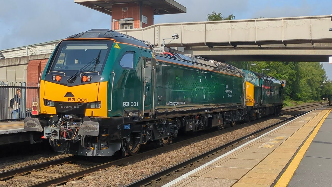 A morning in the West Midlands featuring 93001, Balfour Beatty 20s and more