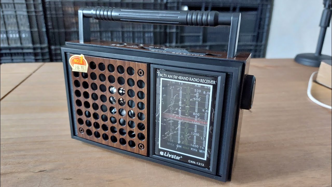 O Que tem dentro de um Rádio Livstar Modelo CNN 1313?
