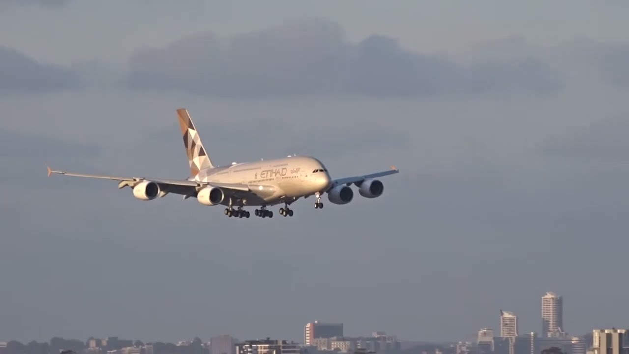 22 Mins Big Planes Spotting - 3x A380s, B747, B777, B787, A330, MD-11 @ Sydney Airport (SYD/YSSY)