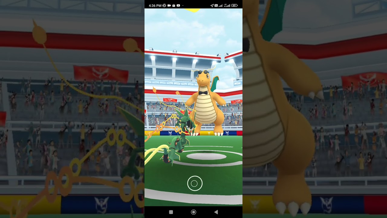 Raiding costume Dragonite in #raidbattle #pokemon #pokemongo