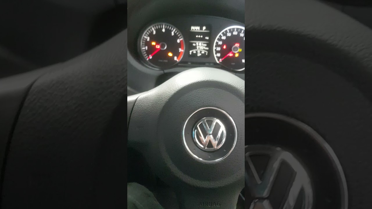 Как сбросить индикатор низкого давления в шинах на автомобиле VW Polo.
