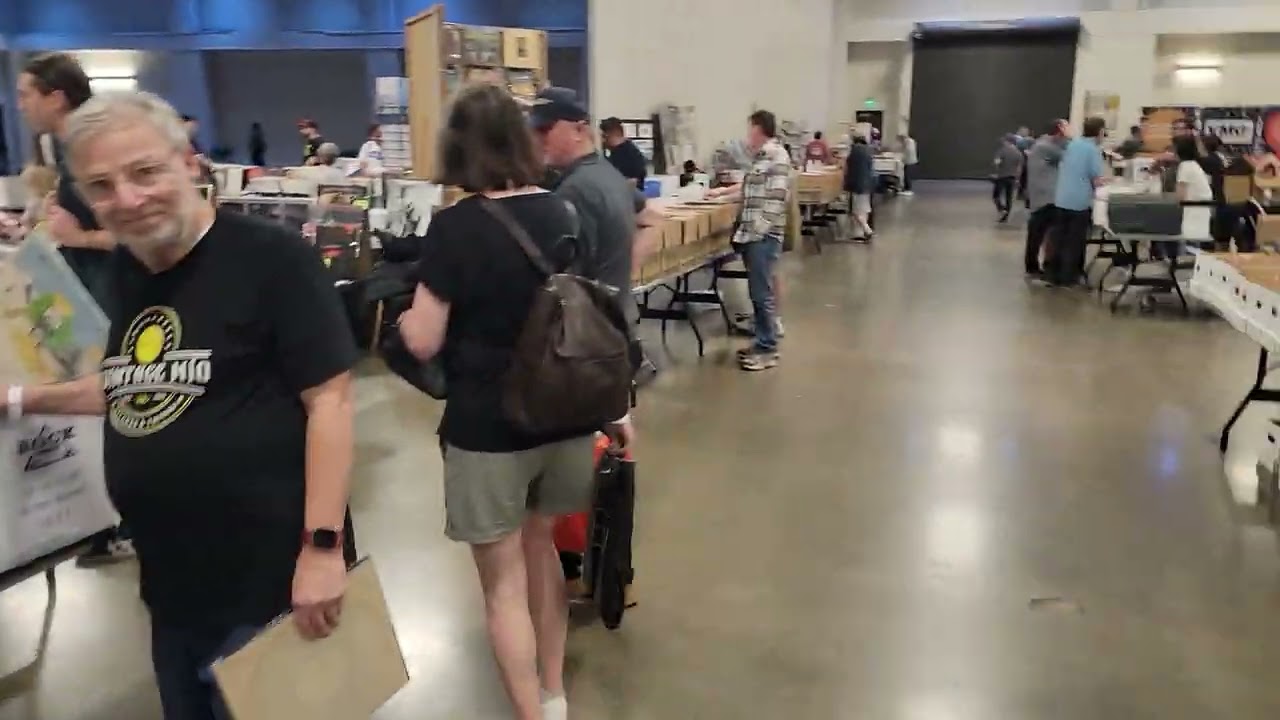 2024 Austin Record Convention. Friday Early Shopping Walking tour.