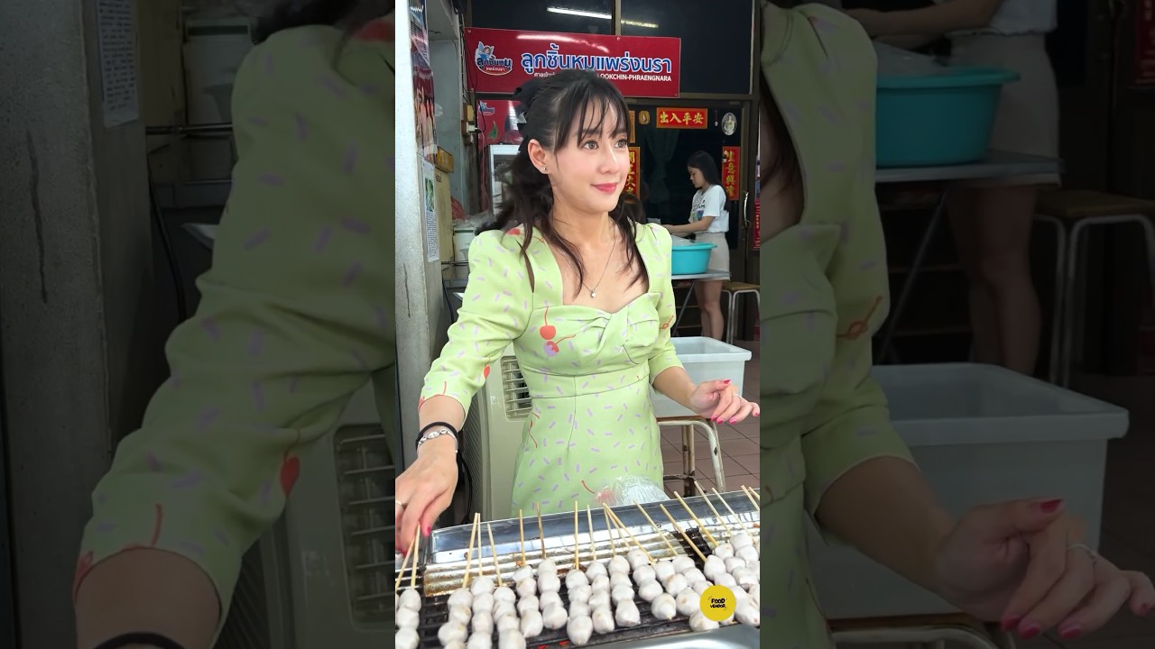 The Most Beautiful Grilled Pork Balls Vendor in Bangkok - Thai Street Food
