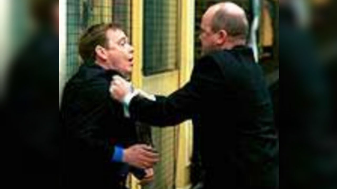 EastEnders - Phil Mitchell & Ian Beale Fight In The Square (1st March 2001)