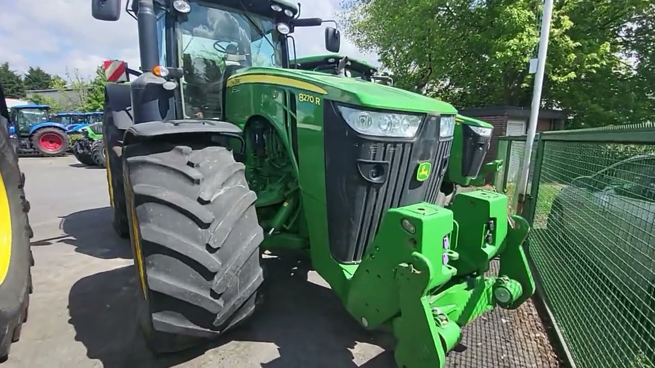 Traktor John Deere 8270R