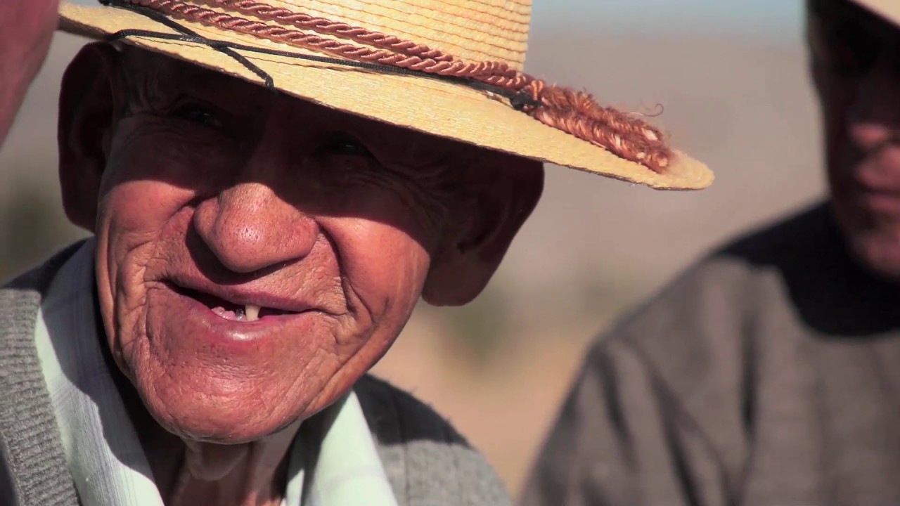 Vida Humana en el desierto: Fiesta de la Cruz de Mayo.
