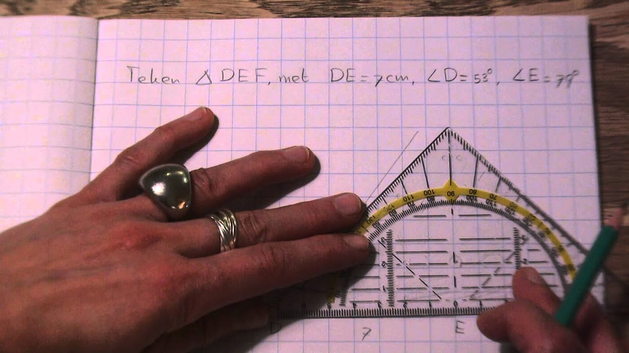 Wiskunde: driehoek tekenen met een geodriehoek en een potlood