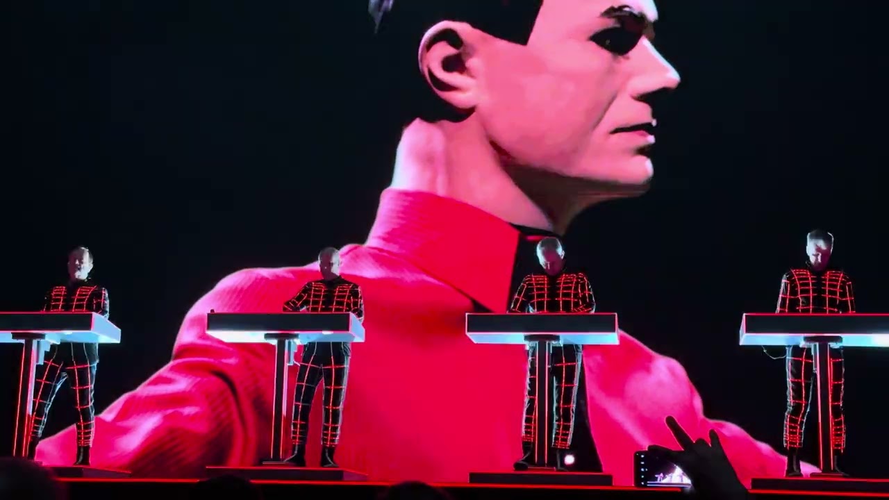 Kraftwerk  //  Wir sind die Roboter::@::Emsland Arena Lingen //   The Robots 