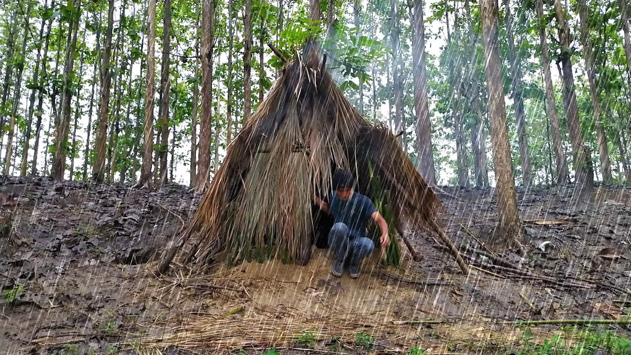 solo camping hujan deras semalaman sampai pagi tidur nyenyak di temani suara hujan,
