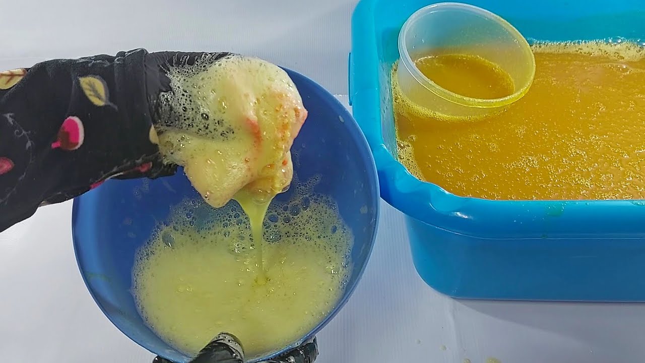 خليكي شاطره وفي بيتك موفره 😍 اعملي 15 لتر صابون سائل قاهر للدهون❗  بقشر البرتقال و اليوسفى