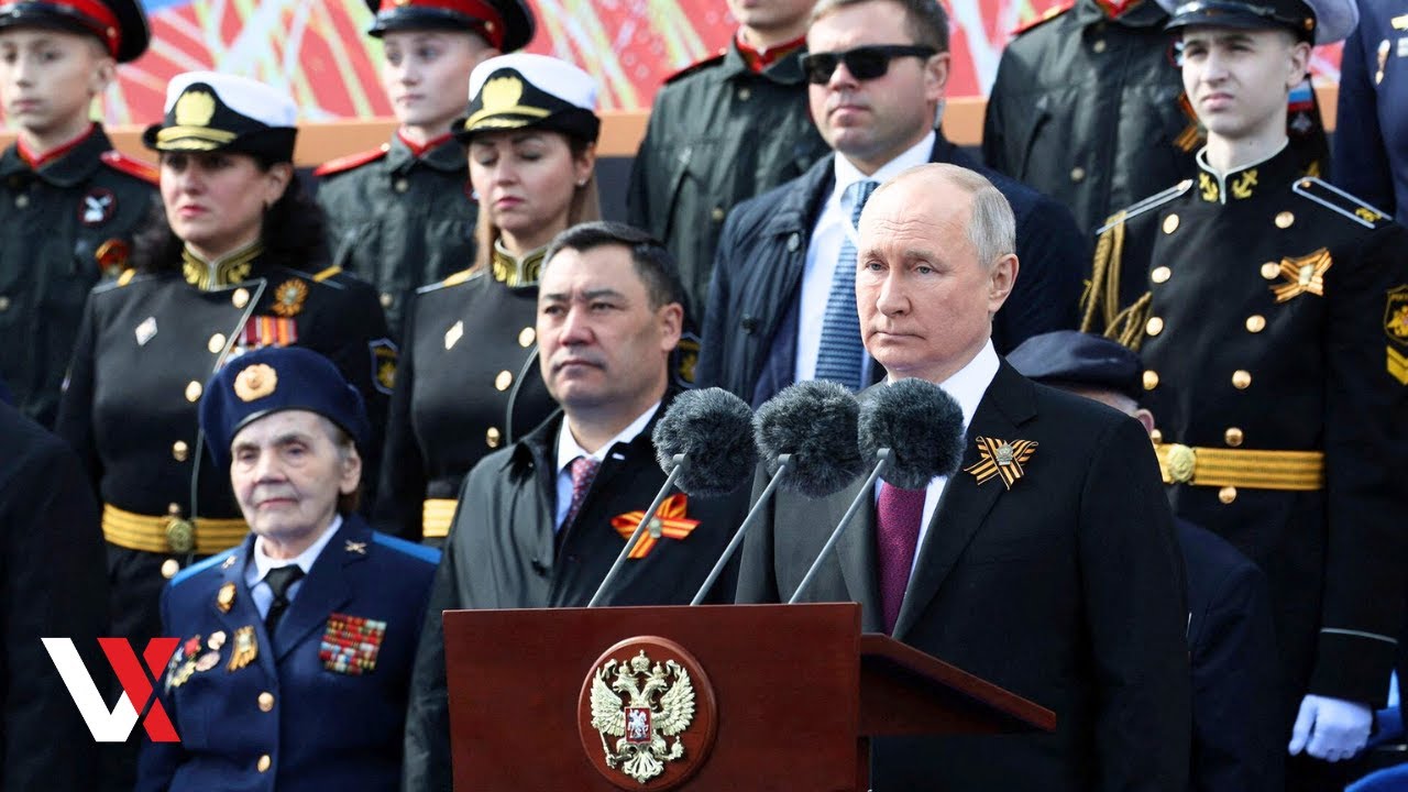 Putin Awards Gold Star Medals On 'Heroes Of The Fatherland Day' At Kremlin | VERTEX
