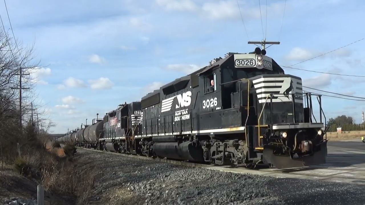 Trains on 1/8/26 - CSXT 6129 (RS3L) leads MI-21 and NS 3026 (Cab Mounted RS3L) leads PA-10