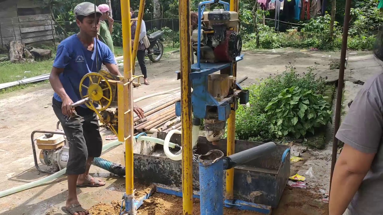 CARA MENGEBOR SUMUR MENGGUNAKAN MESIN BOR SAMPAI KEDALAMAN 30 METER SUMBER AIR DITEMUKAN
