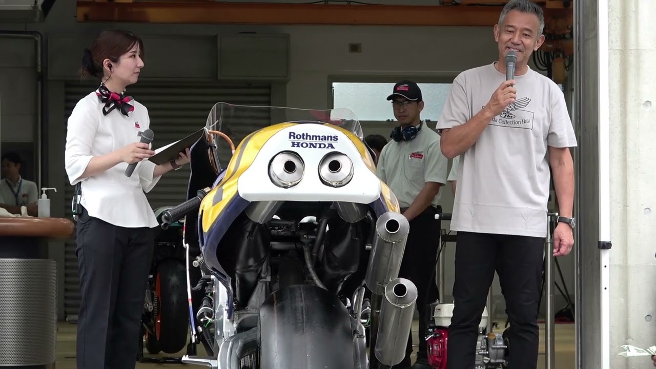 【極上の2ストサウンド】エディローソンのHONDA NSR500（1989）エンジン始動！ MotoGP 日本GP モビリティリゾートもてぎ Motegi Eddie Ray Lawson