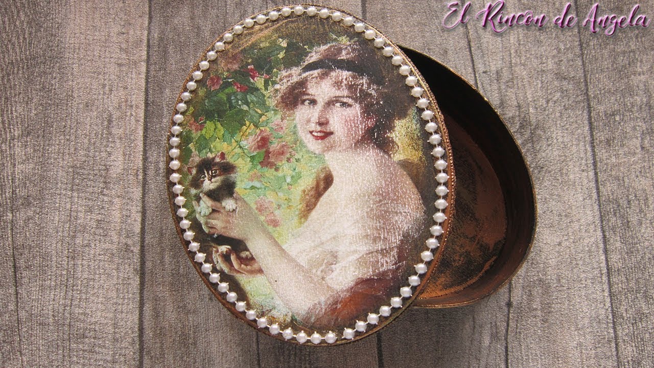 Decoupage y pintura efecto metal antiguo.Caja vintage - *SUBTITLED*