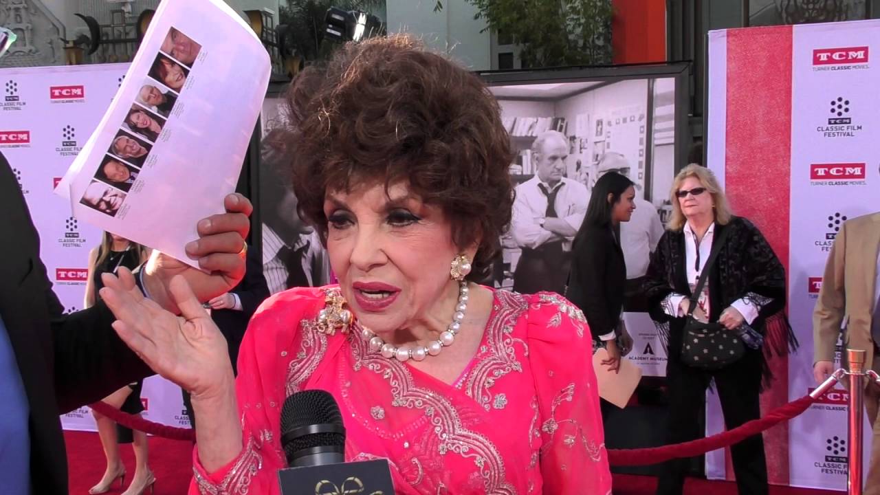 2016 TCM Classic Film Festival - Carpet Chat with Gina Lollobrigida