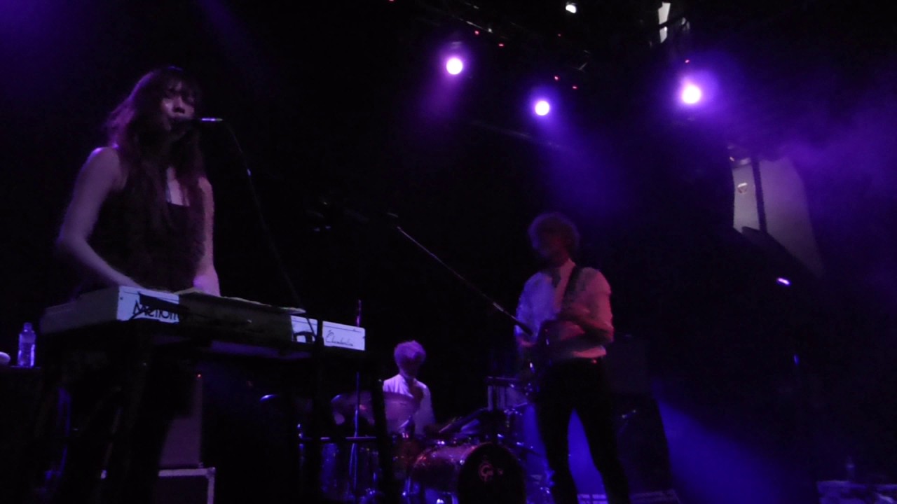 Blonde Redhead - 3 O'Clock (live in Athens)