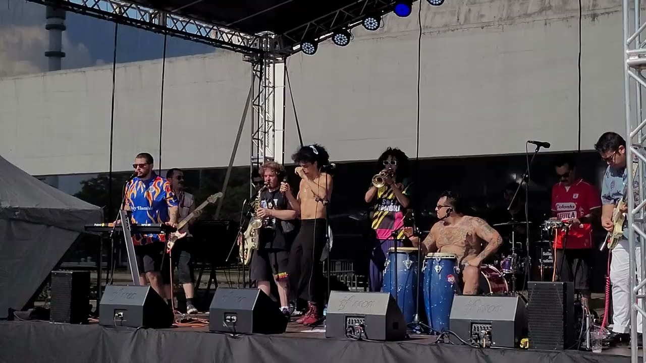 Bazuros & Helleno - Ruínas (Ao Vivo) @ Memorial da América Latina - 14/03/2026