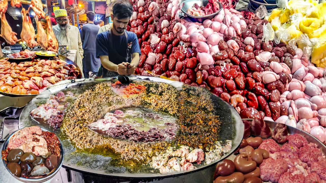 PAKISTANI STREET FOOD - BUTTER GOAT BRAIN MASALA & OFFAL STEW KATAKAT | INTERESTING STREET FOOD