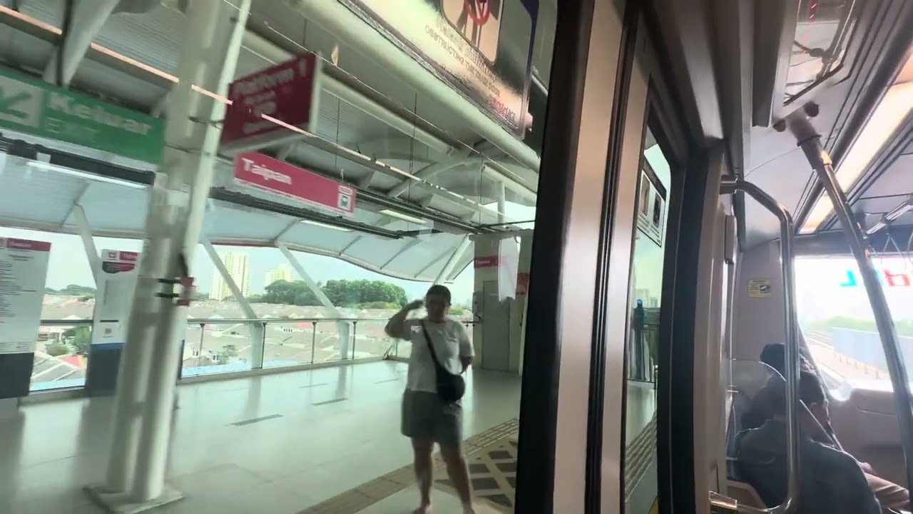 [Broken door] RapidKL Bombardier Innovia Metro 300 (75): USJ21 to USJ7.