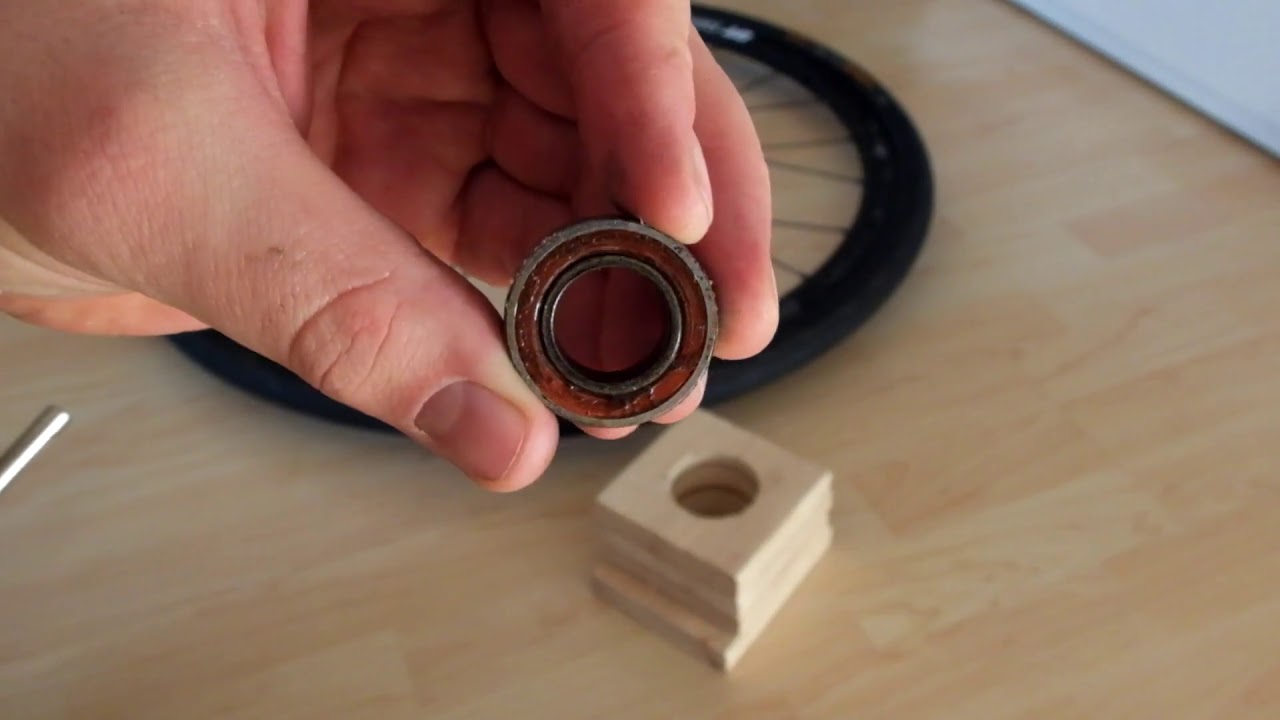 Lagerwechsel Vorderrad DT Swiss I Video enthält nicht bezahlte Werbung I