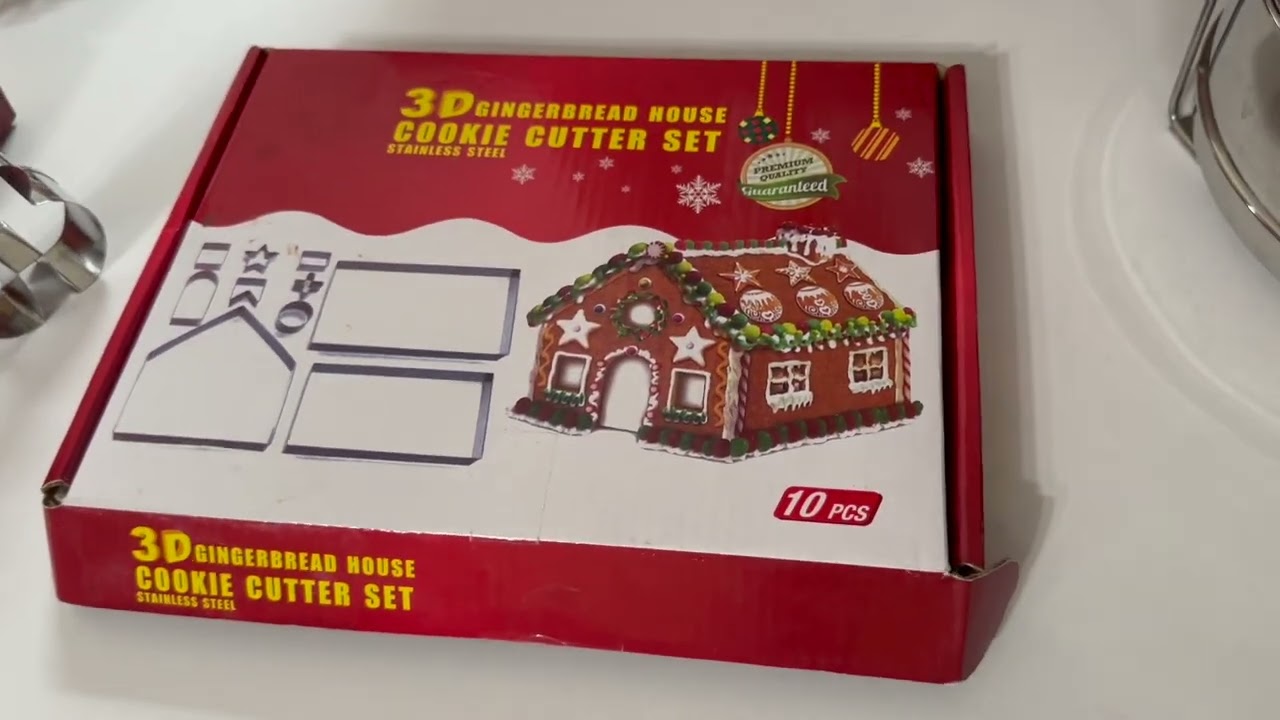 Review of Set of 10 Gingerbread House Cookie Cutter Set