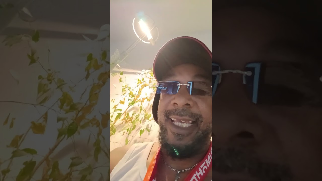 When da cock crow da clock tik ringtone iz time to make it work Mossperaries afro pop art acts