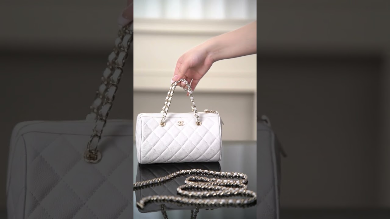 Chanel 25p White bowling bag pebbled leather