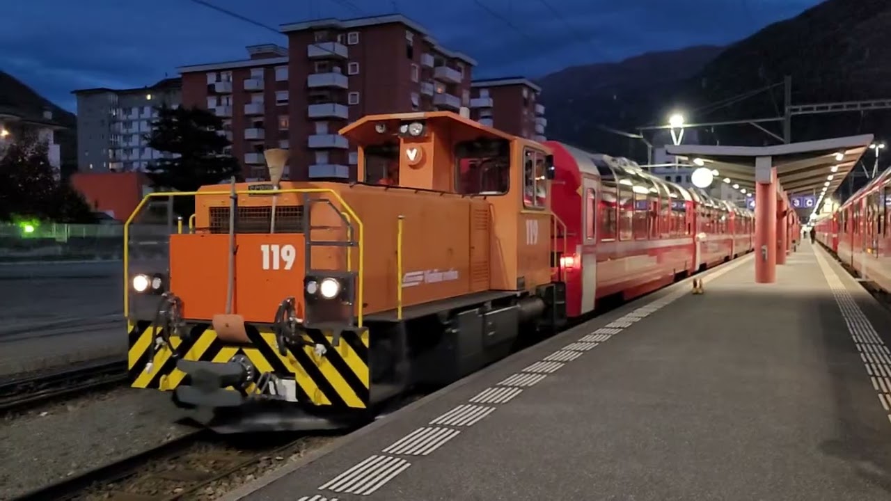 Rhaetian Railways train maneuvers at the Tirano station, 24.10.2025
