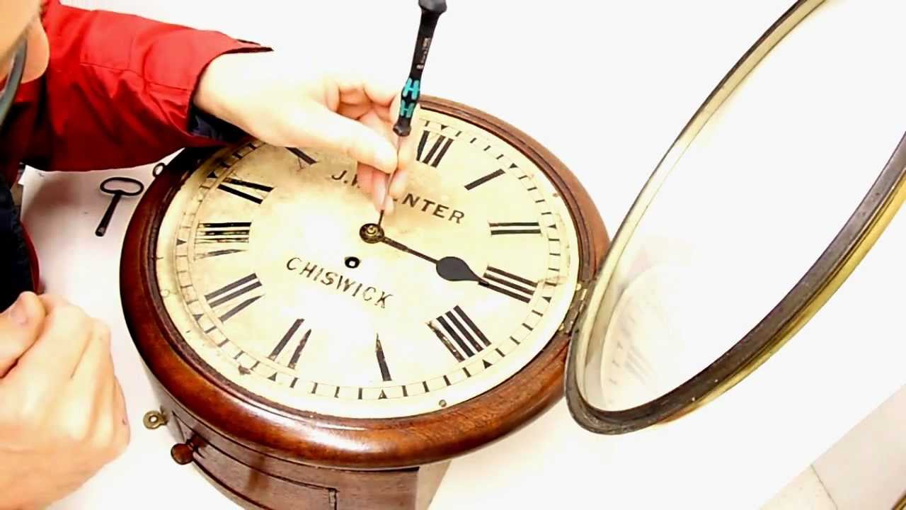 Removing Fusee movement