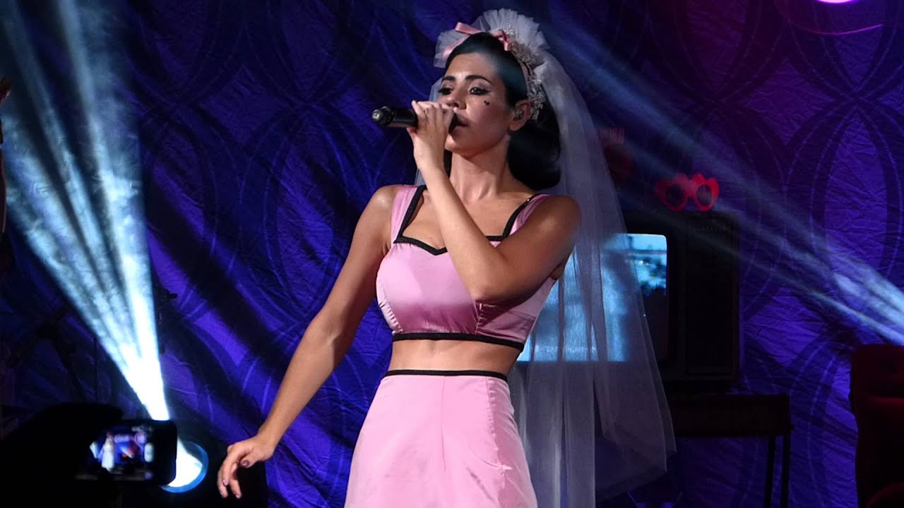Marina and the Diamonds - Homewrecker live Liverpool O2 Academy 04-10-12