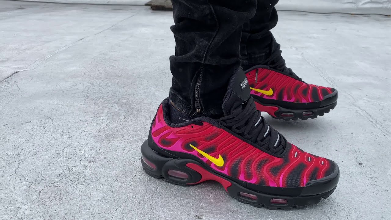 SUPREME AIR MAX