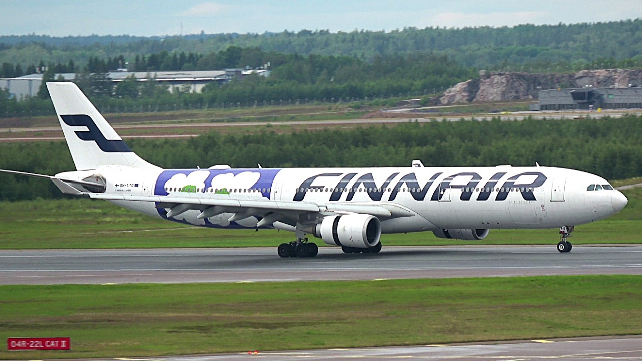4K | 10 MINS of MAJESTIC PLANESPOTTING at Helsinki-Vantaa Intl Airport (HEL/EFHK)