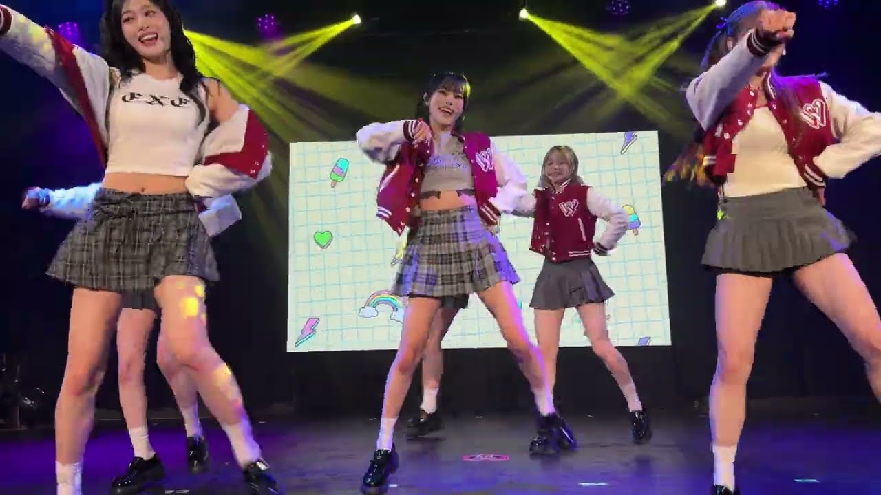 Weeekly (위클리) - Twenties + After School | New York | 4k60 FANCAM - Front Row - 240912
