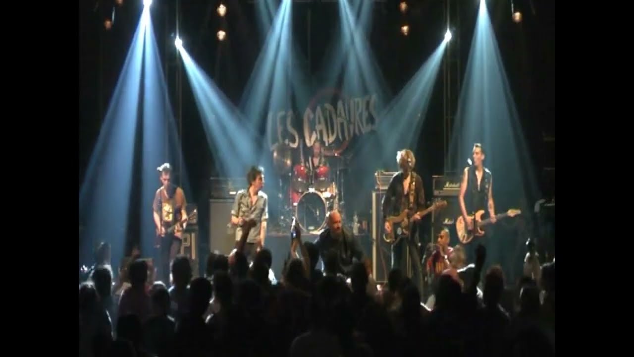 LES CADAVRES