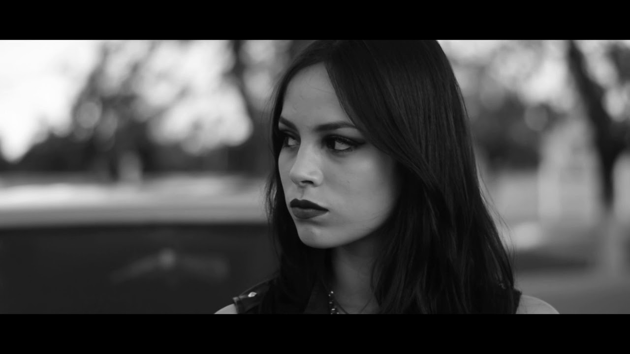 CRASEK - GRISES (VIDEO OFICIAL)