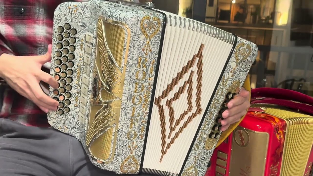 Amor Vaquero - Eliseo Robles. Acordeon