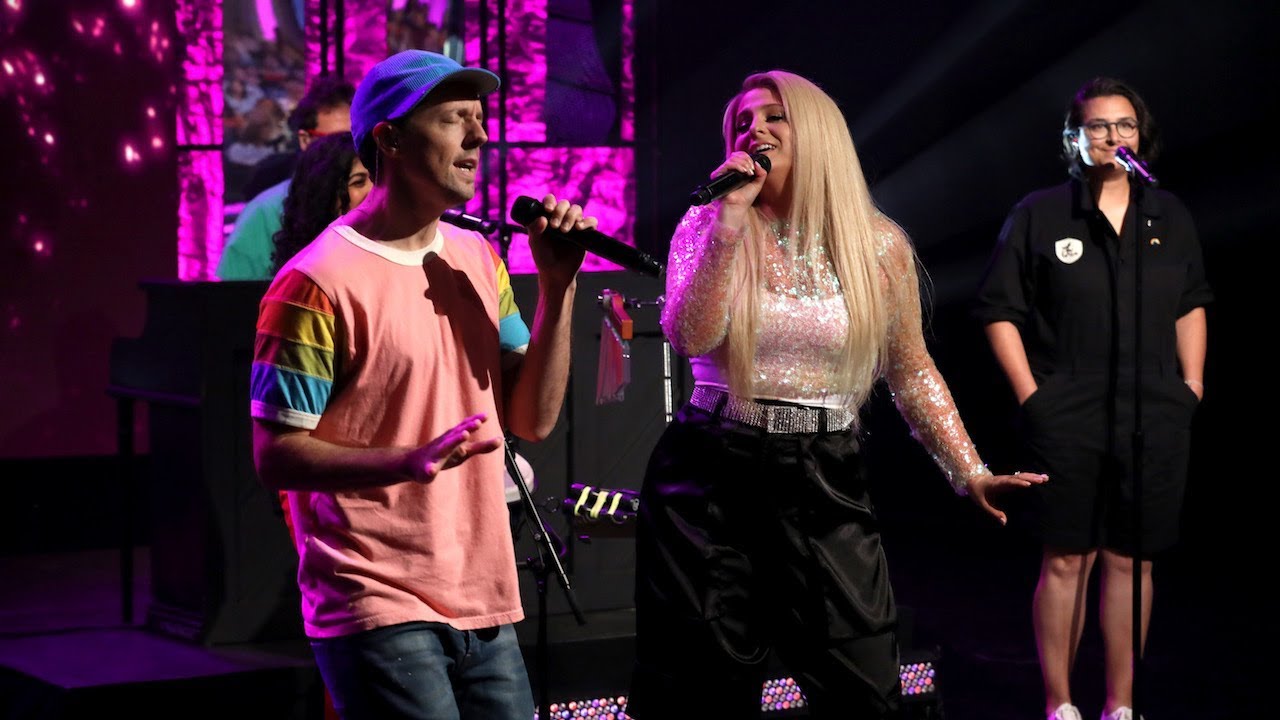 Jason Mraz & Meghan Trainor Perform 'More Than Friends'