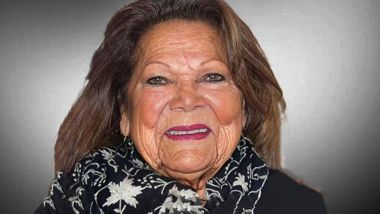 Angela Carrasco está Ahora casi 80 Años y Cómo Vive es Triste