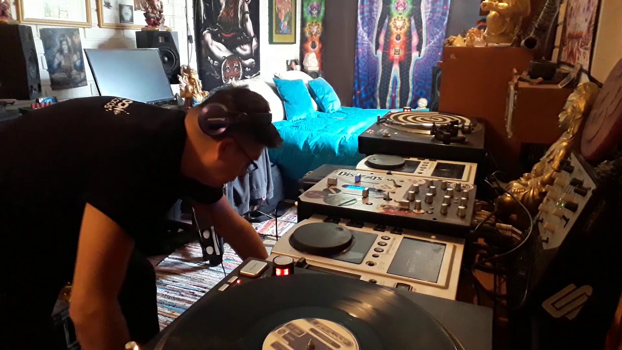 Ovnimoon  @ Aluch303 antidote edition