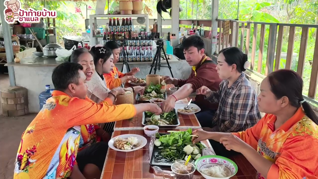 ขออร่อยอร่อยเต็มโต๊ะมือเข้า