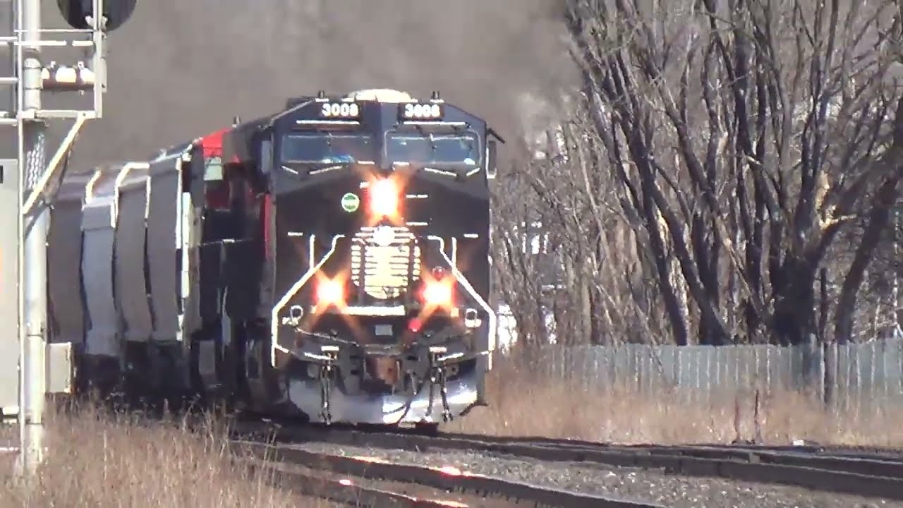 CN 3008 Illinois Central heritage unit