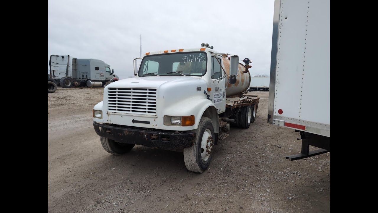 1994 International 4900 - Parts Unit 94IH190