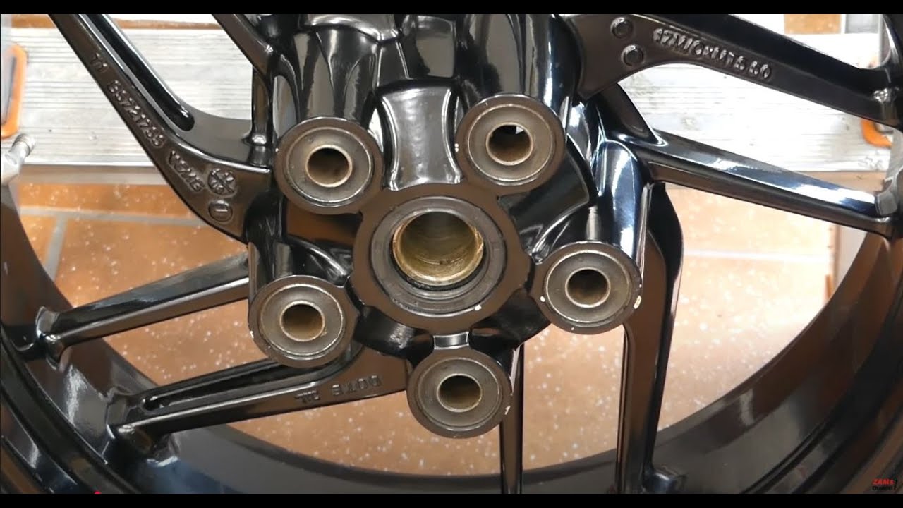 Ducati Monster 821 -- Teil 59 -- Doch noch neue Radlager für die Diva