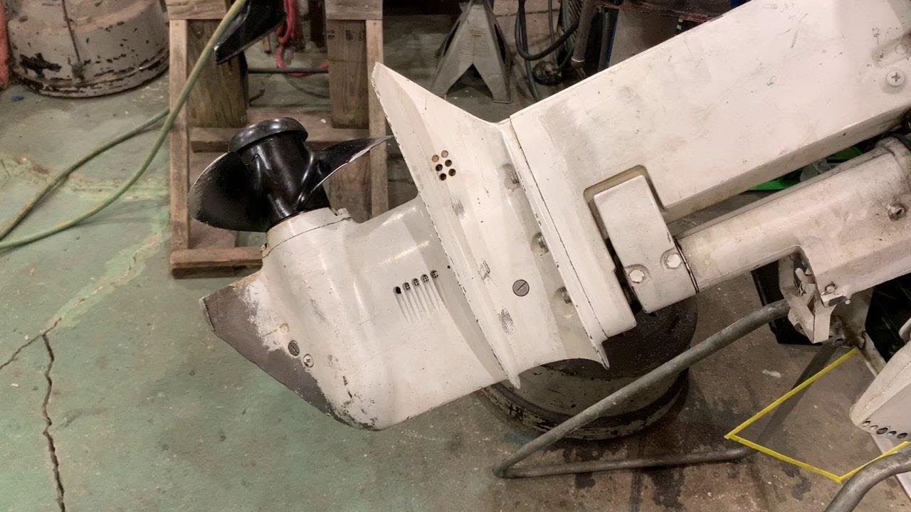 1977 Johnson 15 hp water pump replacement and gear box service. An Easy how to video to help you out
