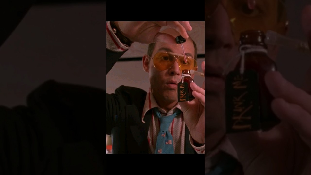 FEAR & LOATHING IN LAS VEGAS: You won't need much, just a tiny taste. Johnny Depp & Benicio Del Toro