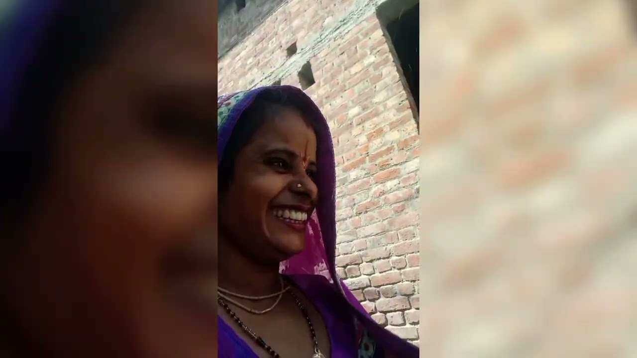 हैपी  होली ऑल फ्रेंड्स 🥰😍 आज हमारे घर गुजिया बनी है 🙂🌹💐