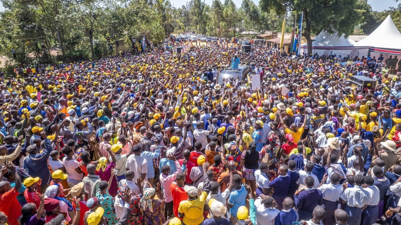 Ruto pulls a massive crowd as he commissions the rehabilitation of Malinya-Chavakali Road in Vihiga